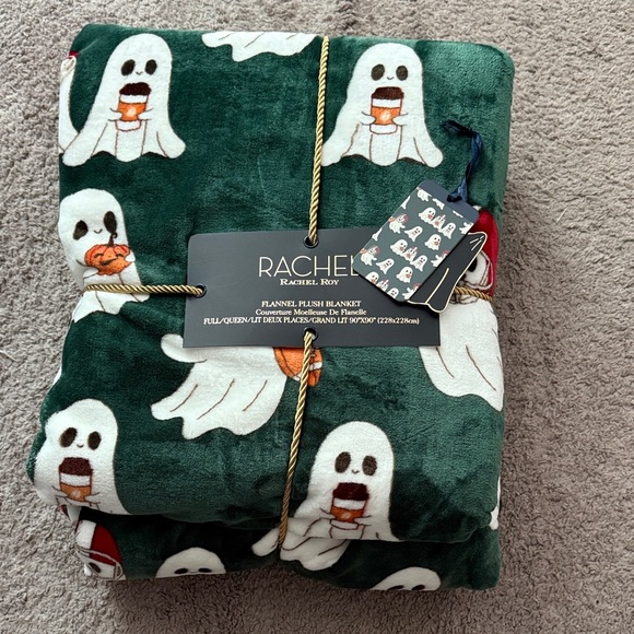 Viral RACHEL Rachel Roy Green Ghost with Football Blanket - Picture 1 of 1